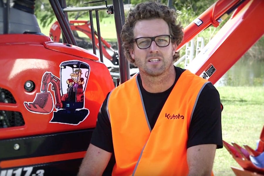 diggermate tips on getting off a mini excavator from the trailer safely